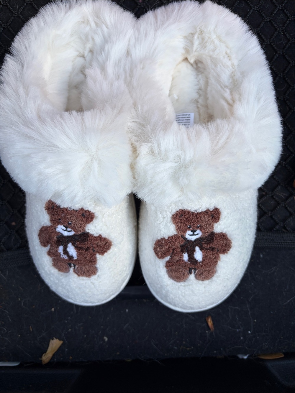 Aerie slippers